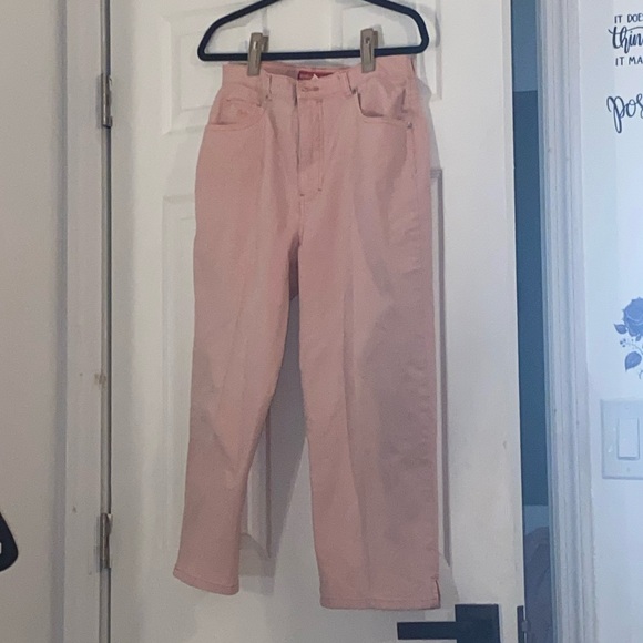 Gloria Vanderbilt Amanda Pink Jeans - Picture 1 of 6